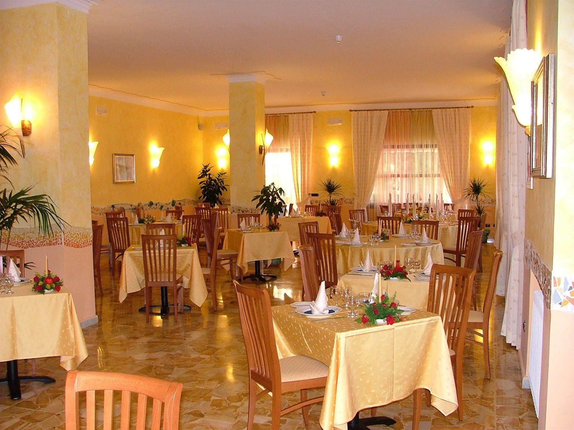 ארמה די טאגיה Hotel Solidago מראה חיצוני תמונה